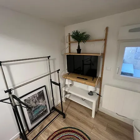 Elegant Apartment *